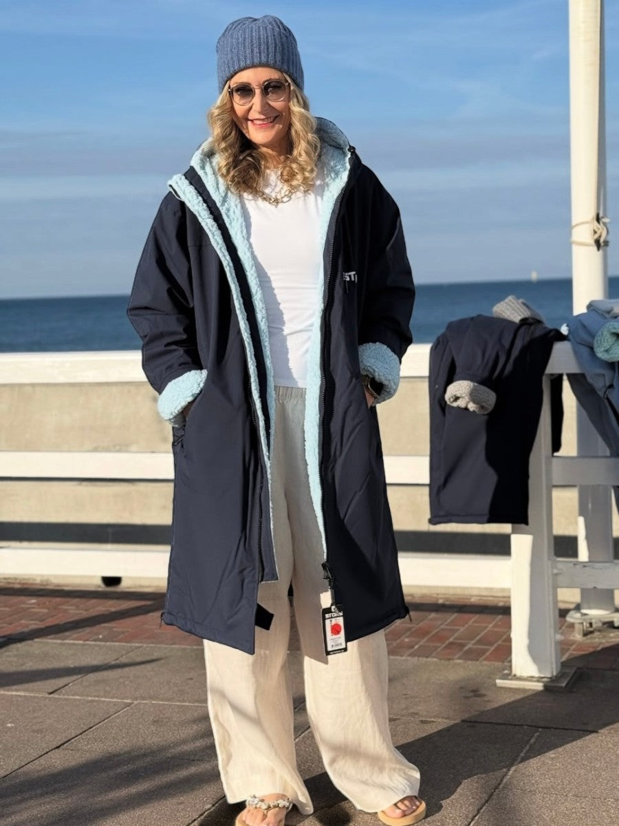Story Mantel Change Robe