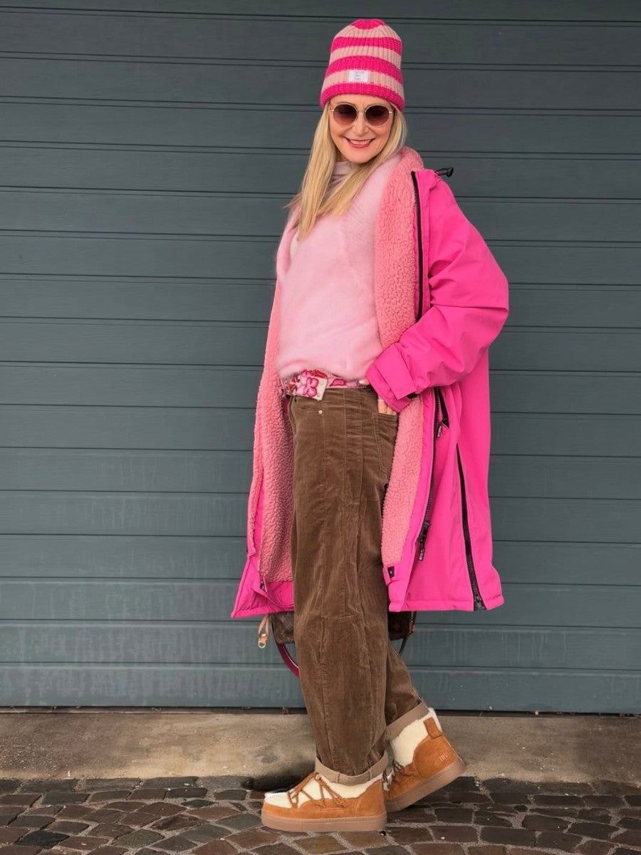Story Mantel Change Robe