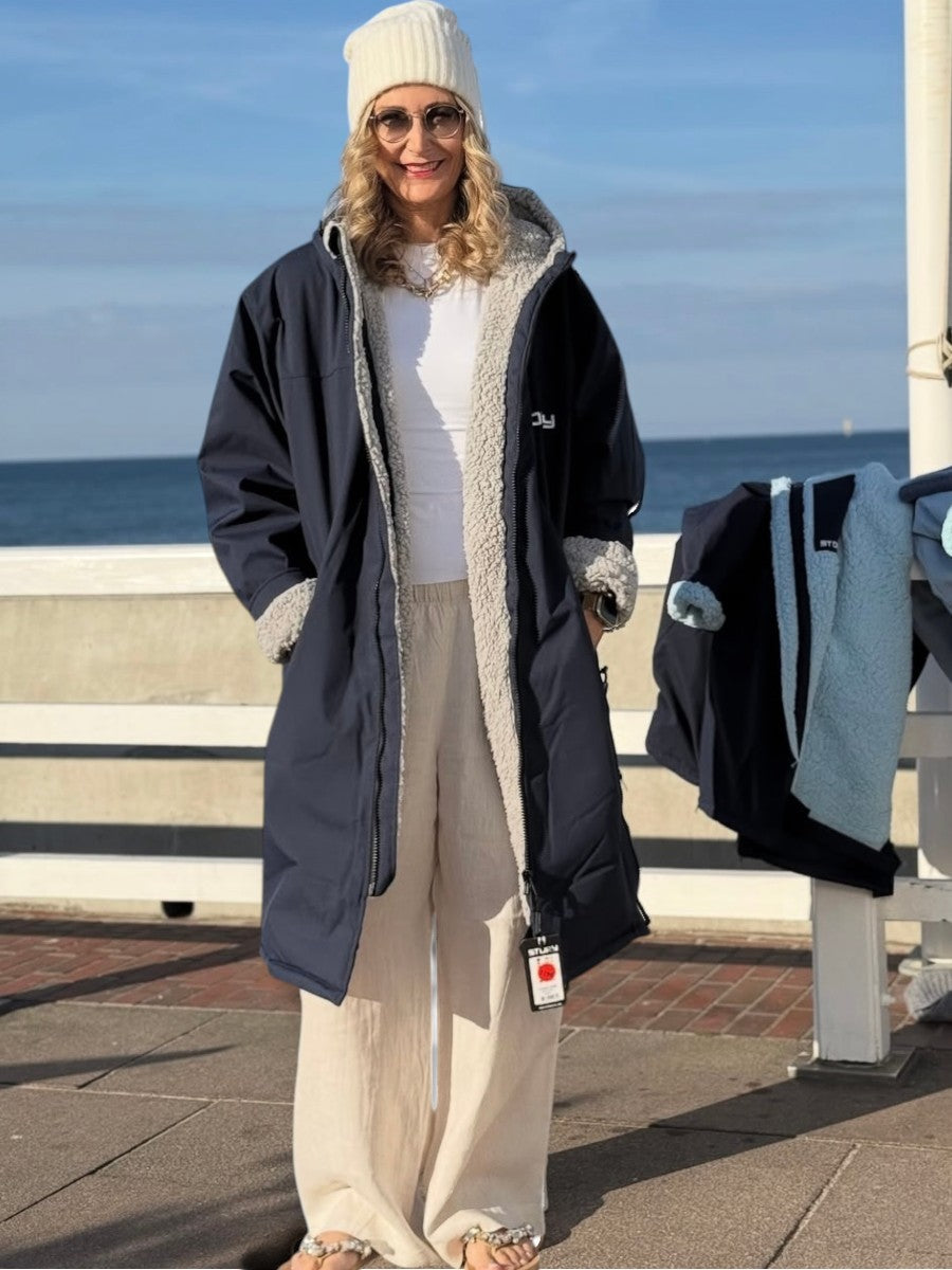 Story Mantel Change Robe