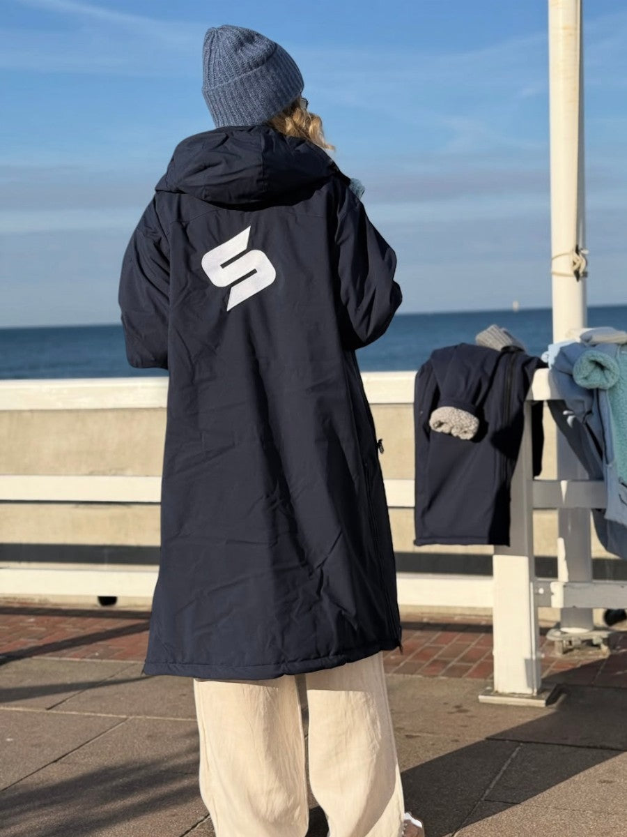 Story Mantel Change Robe