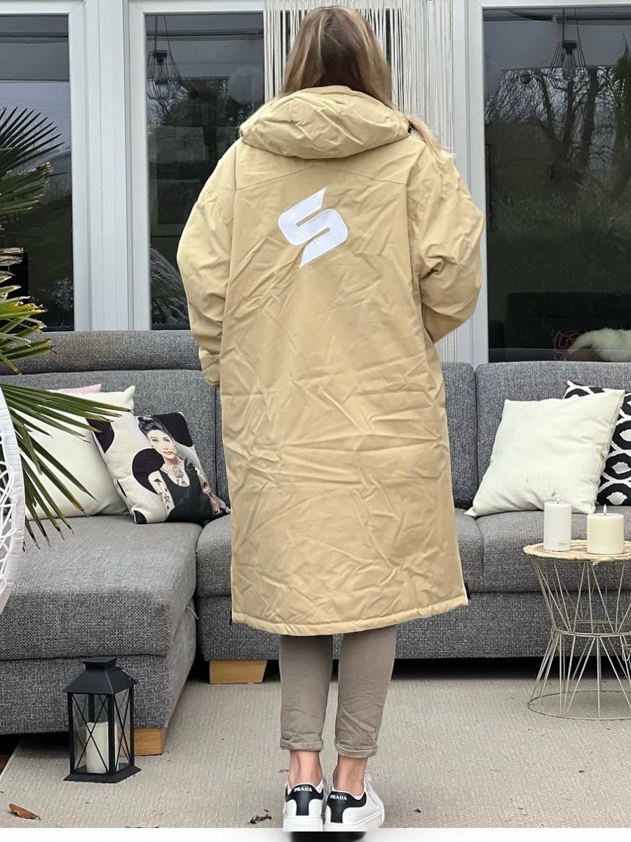 Story Mantel Change Robe